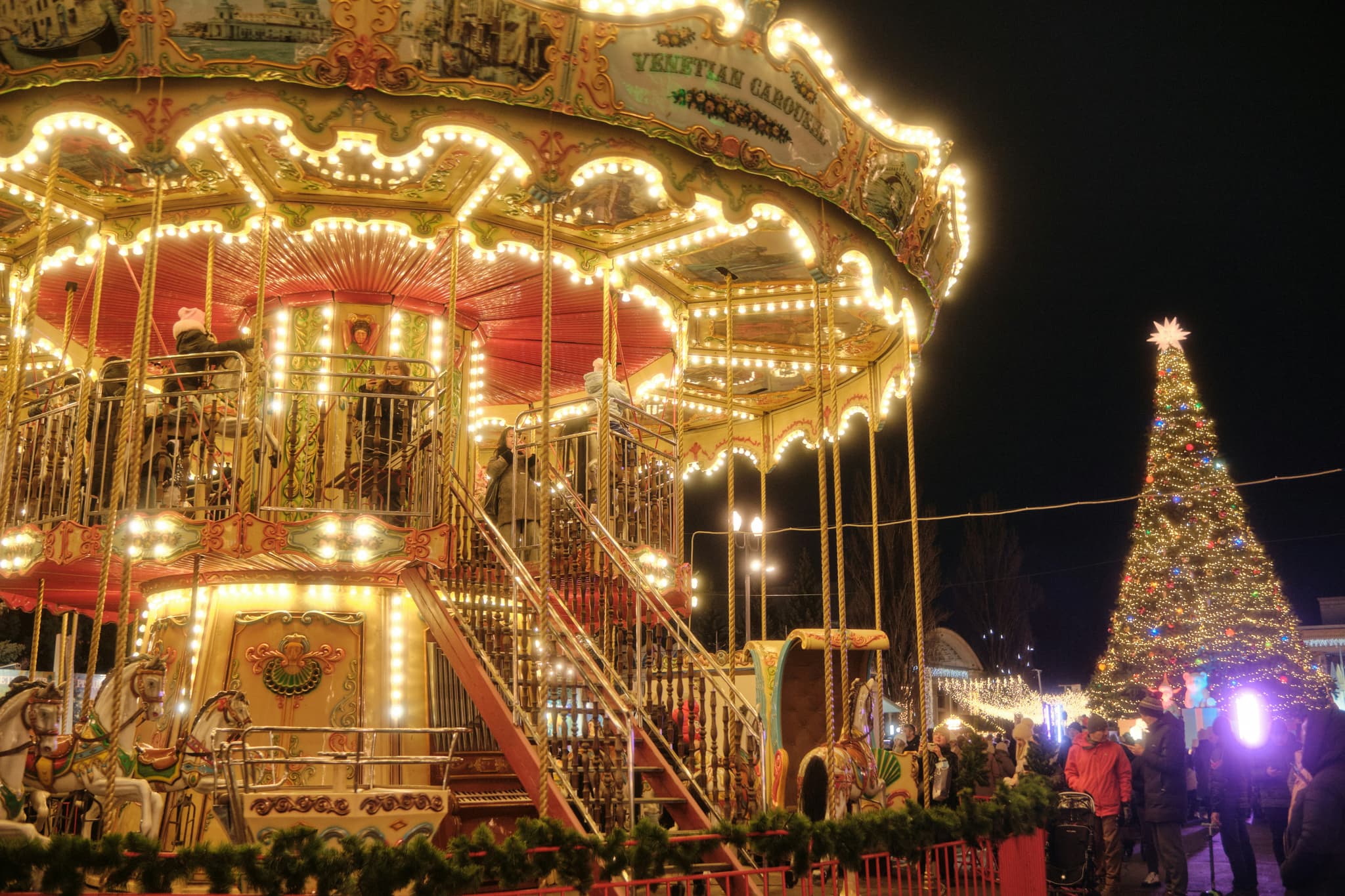 "Frohe Weihnachten" auf Französisch: Varianten, Aussprache, Kontext